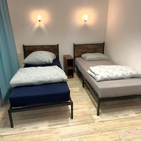 Xxl Mega House 24 7 Check In Apartman