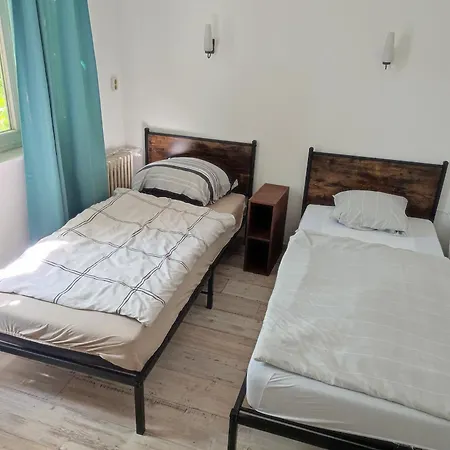 Xxl Mega House 24 7 Check In Apartamento Kelkheim